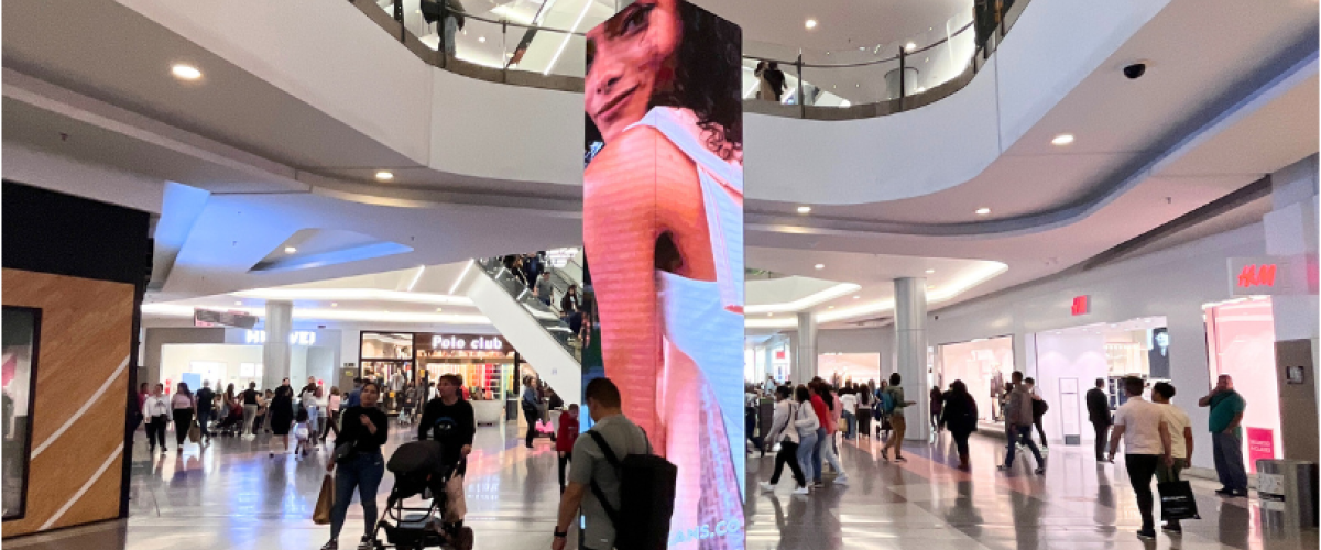 Tótem LED - Centro Comercial Plaza Central Bogotá